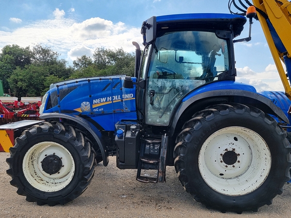 Chris Atkin & Son Ltd - New Holland T6.155